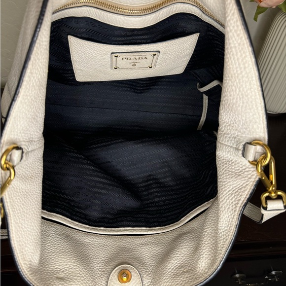 PRADA PEBBLED LARGE SHOULDER BAG/CROSSBODY - Picture 10 of 10